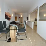 Lägenhet High In The Sky *